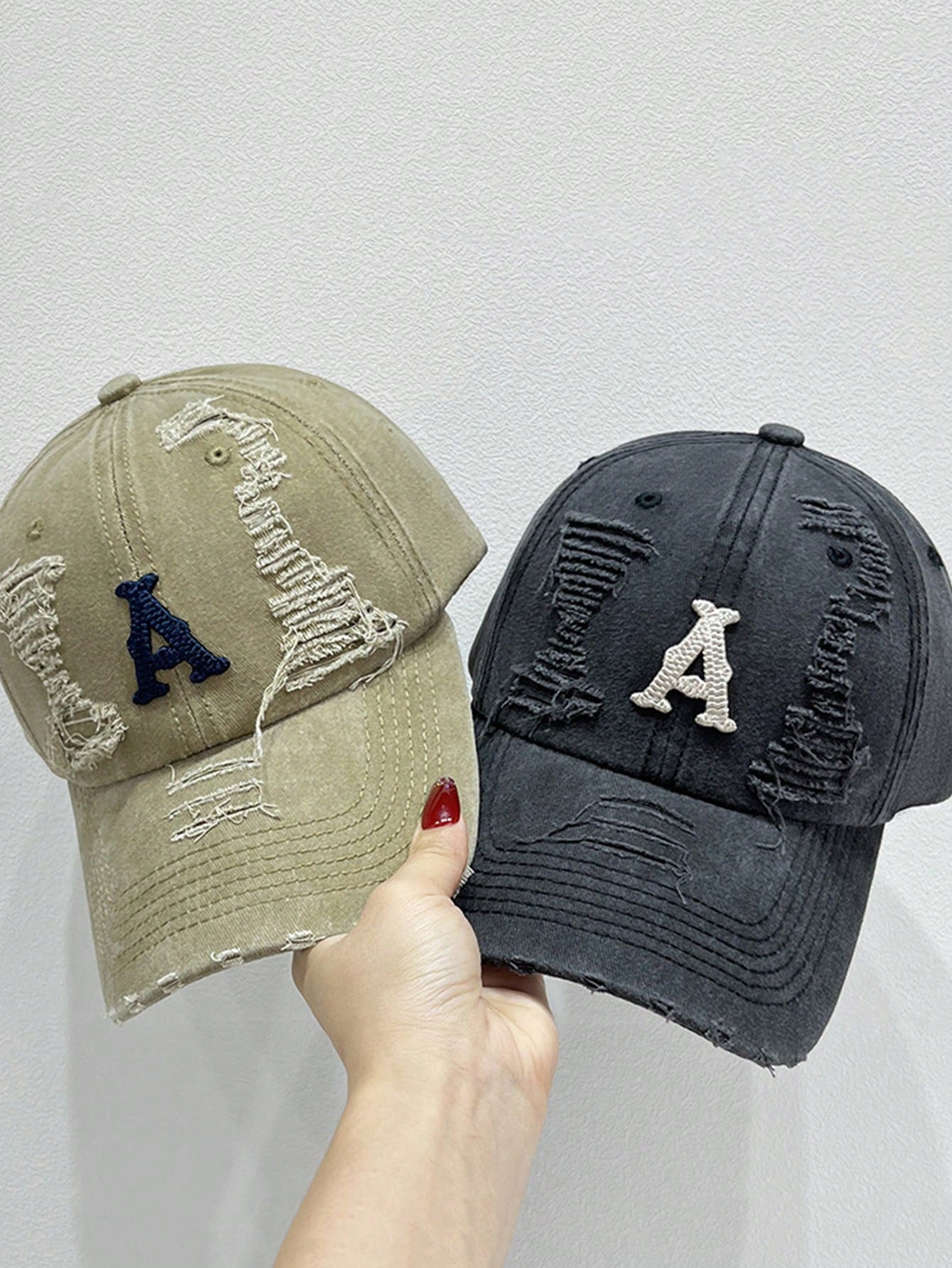 casquette Aether brodee efilochee beige et noir