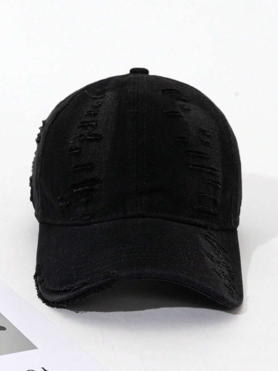 casquette delavee style efilochee noire de face